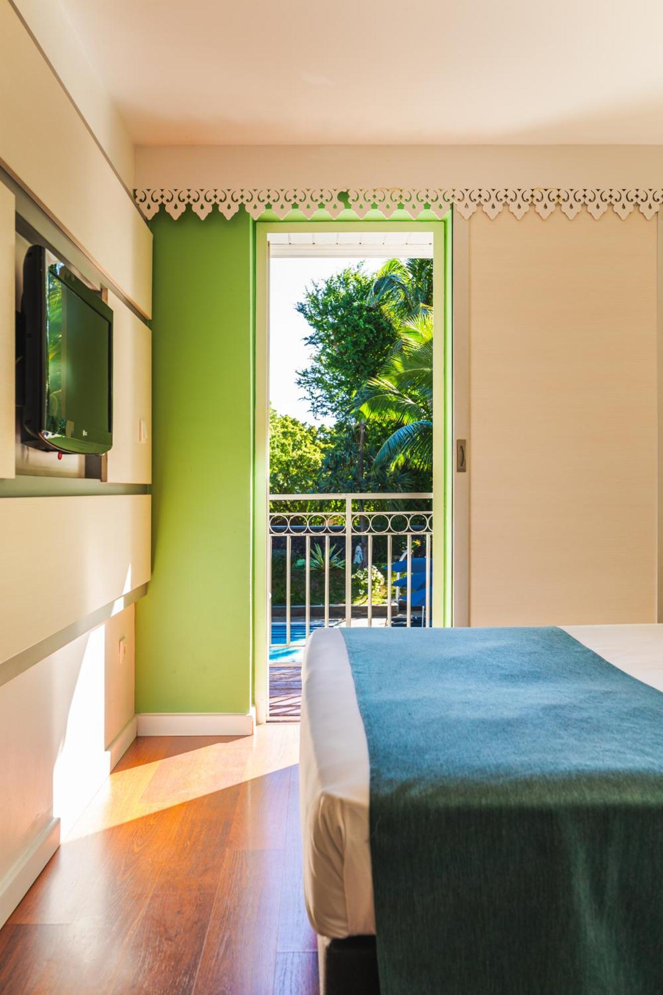 Hotel Exsel Alamanda Saint-Gilles Les Bains Exterior photo